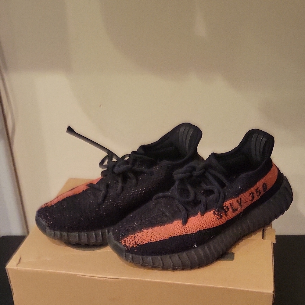 Yeezy 350 V2